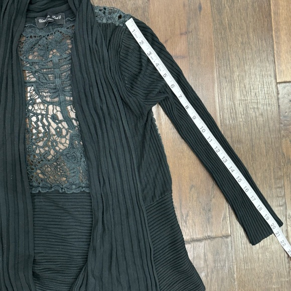 Unique Int’l Cardigan - Picture 10 of 12